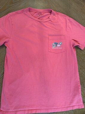 Vineyard Vines Coral Pocket Tee with Logo- lacrosse